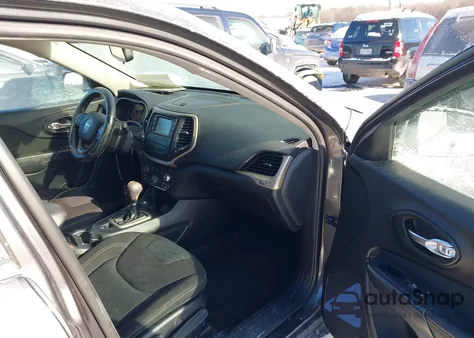 2017 Jeep Cherokee Latitude 4X4 z USA, uszkodzony, nr VIN 1C4PJMCB2HW524422